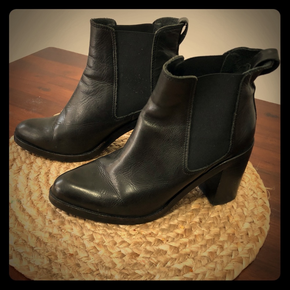 Vintage Black Leather Boots - Made in Spain - 8